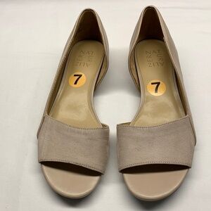 Naturalizer Beige Open-Toe Flats